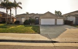 845 E Redwood Circle, Hanford, CA 93230