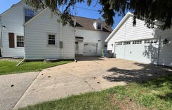 1405 CAROLINE Avenue, Clinton, IA 52732