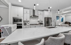 5207 RIDGEVIEW RETREAT Drive, CHANTILLY, VA 20151