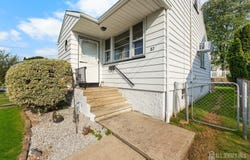 82 Mercer Street, Menlo Park Terrace, NJ 08840