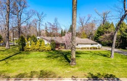 31 Cow Lane, Great Neck, NY 11024