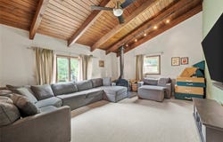 3416 Sterling Dr, Bethel Park, PA 15102