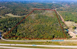 New Woodbridge Road, Camdenton, MO 65020