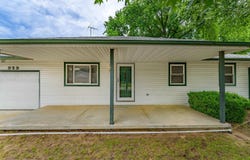 323 S Sunnyside Rd, Haysville, KS 67060