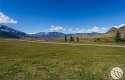 82 Spreading Winge Ln, Nye, MT 59061