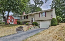 15 Hyacinth Drive, Nashua, NH 03062