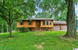 15 Oakwood Drive, Brandenburg, KY 40108