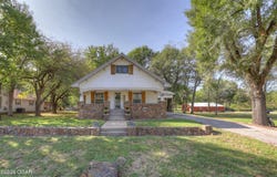 211 W Kneeland Street, Liberal, MO 64762