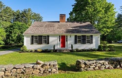 45 Taylor St, Pembroke, MA 02359