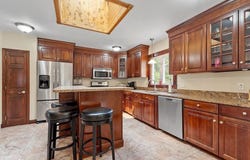 6 Clover Hill Drive, Chelmsford, MA 01824