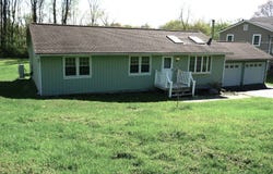 10 Aspinwall Rd, Red Hook, NY 12571