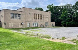 404 Beatty St, Ellwood City, PA 16117