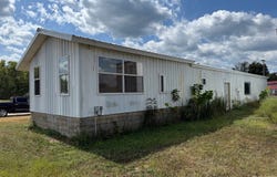 18 Broadway Street, Herrick, IL 62431