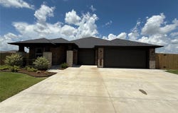 8940 E 161st Place, Bixby, OK 74008