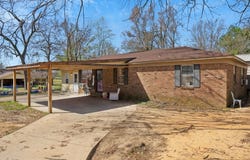 145 Broome St, CHARLESTON, MS 38921