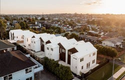 2/20 Abercrombie Street, Howick, Manukau City