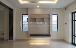 Nirouth, Chbar Ampov, Phnom Penh
