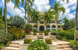 Mantaray Villa, Derricks, 