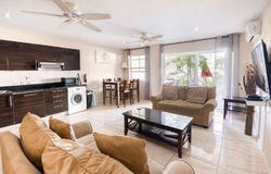 Lantana, Weston, Saint James