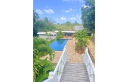 Vaucluse Factory, Saint Thomas