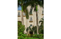 Emerald Chateau, Little Battaleys, Saint Peter