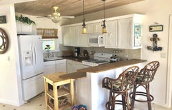 MILEY BEACH FRONT HOME, Long Island, 