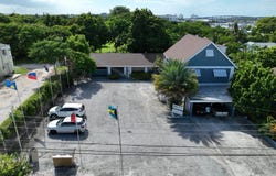 8 Mosley Ln., Nassau, The Bahamas, Shirley Street, New Providence