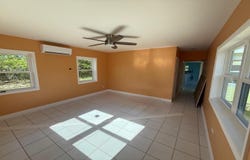 HOME IN HAMILTONS, Long Island, Long Island