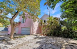 2MXR+V5, Bernard Road, New Providence