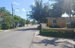 CARMICHAEL BREEZES HOME, New Providence/Paradise Island, 