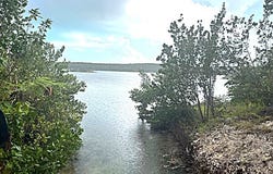32VM+VR, Clarence Town, Long Island