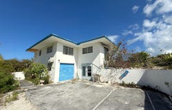 2/1 HOME POOL/GARAGE, Long Island, Long Island