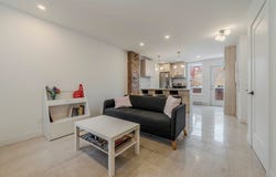 8087 Rue Lajeunesse, Montréal, Quebec H2R2J7
