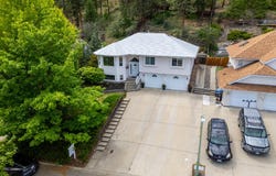 125 Applecrest Court, Kelowna, British Columbia V1V 1W6