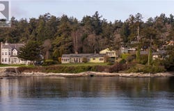 3901 Tudor Avenue, Saanich, British Columbia V8N4L3