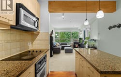 560 RAVENWOODS Drive, North Vancouver, British Columbia V7G2T3