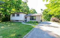 1 Lakeview Drive, Oro-Medonte, Ontario L3V0R3