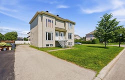 451 455 Rue Marie-C.-Daveluy, Boisbriand, Quebec J7G 3G9