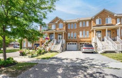 6 Martell Gate, Aurora, Ontario L4G0C4