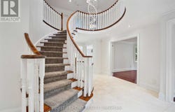 101 Woodgreen Drive, Vaughan, Ontario L4L3B2