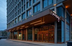900 Rue St-Jacques, Montréal, Quebec H3C1A5
