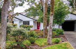 3539 Plymouth Rd, Oak Bay, British Columbia V8P 4X7