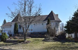 741 Rue Denis, Louiseville, QC J5V3A5, CA, Louiseville, Quebec J5V3A5