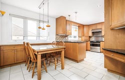 105 Rue Silverbirch, Dollard-Des-Ormeaux, Quebec H9A2L4