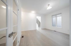 26 West Oak Trail, Barrie, Ontario L9S2Z4