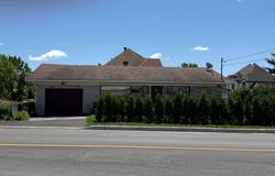84Z Ch. du Bord-de-lEau, Laval, Quebec H7X1S6