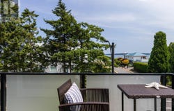 2526 Bevan Avenue, Sidney, British Columbia V8L1W3