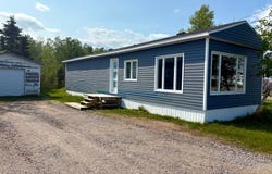 18 Rue David, Pointe-aux-Outardes, QC G0H1M0, CA, Pointe-aux-Outardes, Quebec G0H1M0