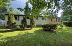 419 Rue Desmarais, Granby, QC J2J2A2, CA, Granby, Quebec J2J2A2