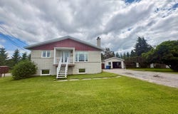 3681 Av. du Pont N., Alma, Quebec G8E1S5